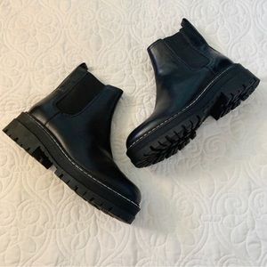 LIKE NEW Marc Fisher Padmia Chelsea Boot 7.5
